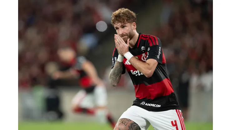 RJ - RIO DE JANEIRO - 03/05/2026 - BRASILEIRO A 2026, FLAMENGO X VASCO - Leo Pereira jogador do Flamengo lamenta durante partida contra o Vasco no estadio Maracana pelo campeonato Brasileiro A 2026. Foto: Jorge Rodrigues/AGIF