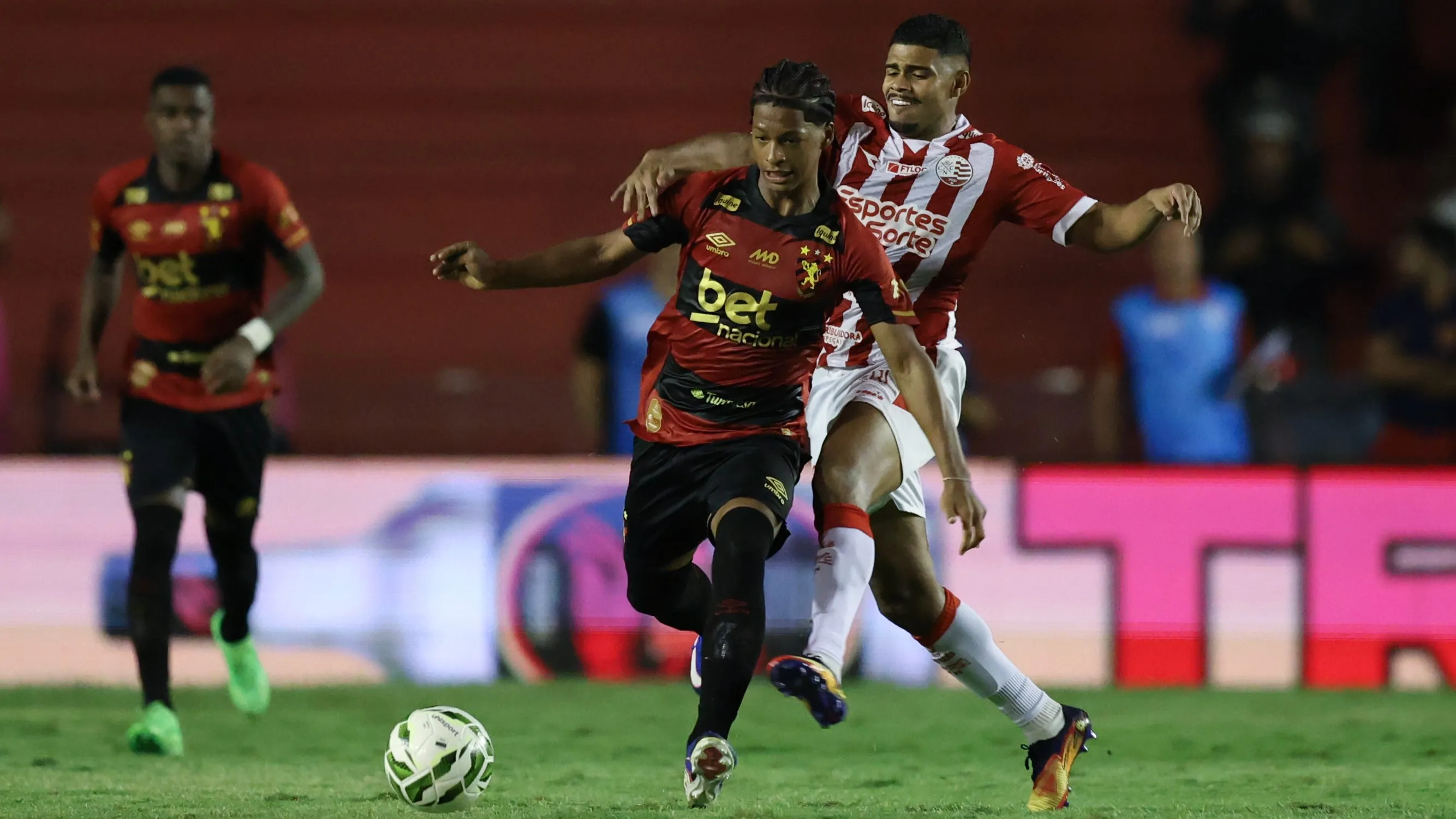 Zé Lucas coleciona ótimas atuações no Sport- Foto: Marlon Costa/AGIF.