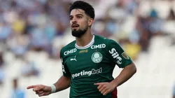 Flaco durante partida do Alviverde em Lima