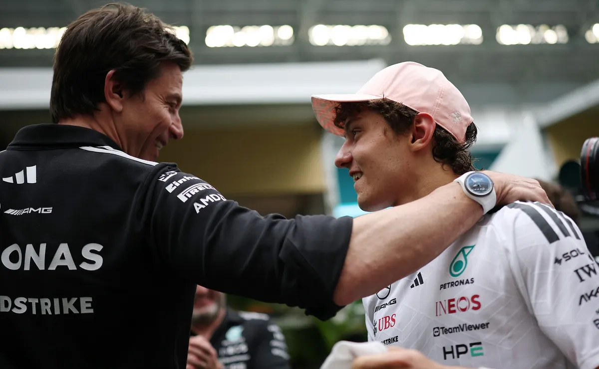 Toto Wolff liga alerta para largadas ruins da Mercedes, mesmo com domínio da Fórmula 1