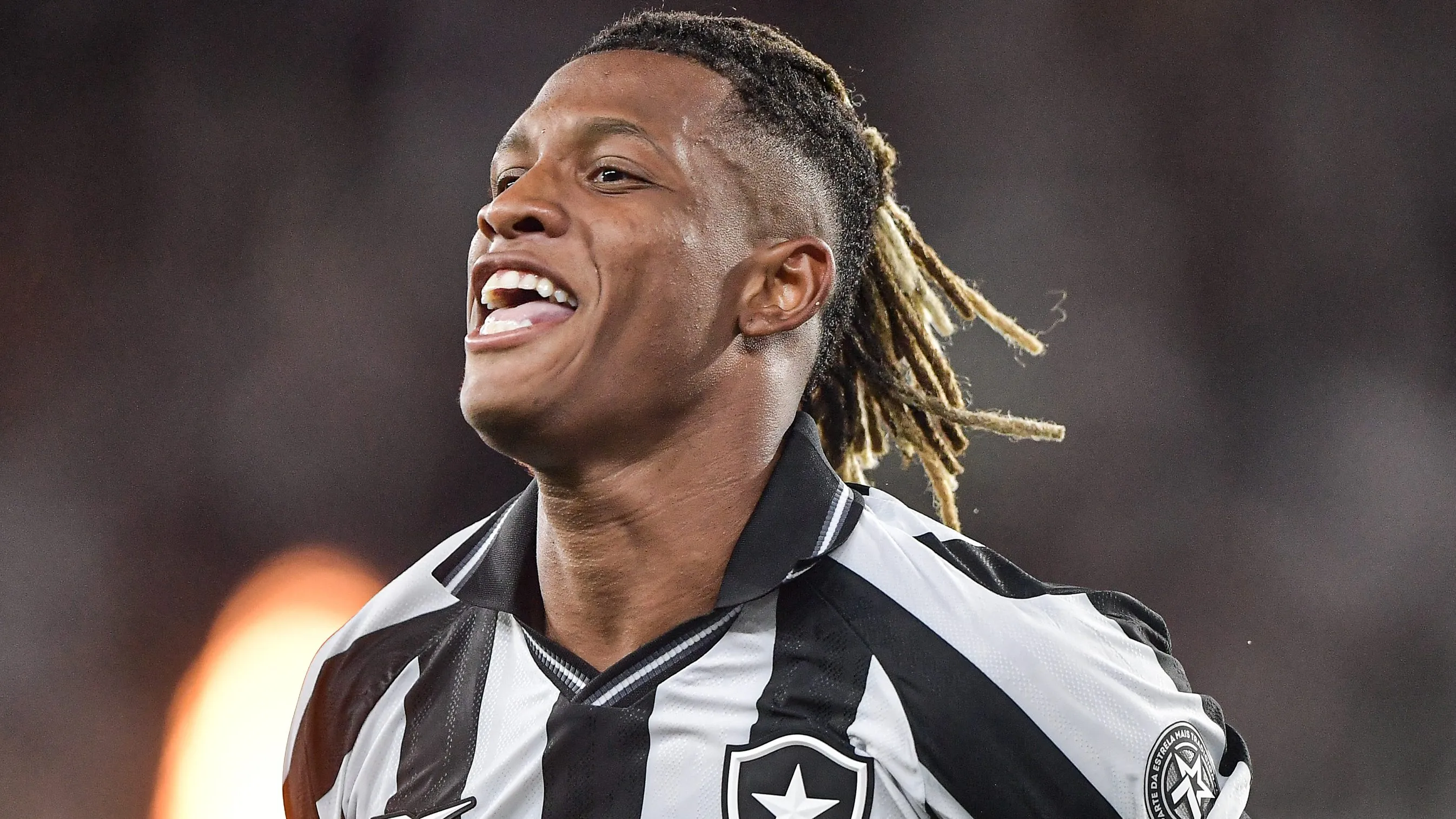 Danilo - Foto: Thiago Ribeiro/AGIF.