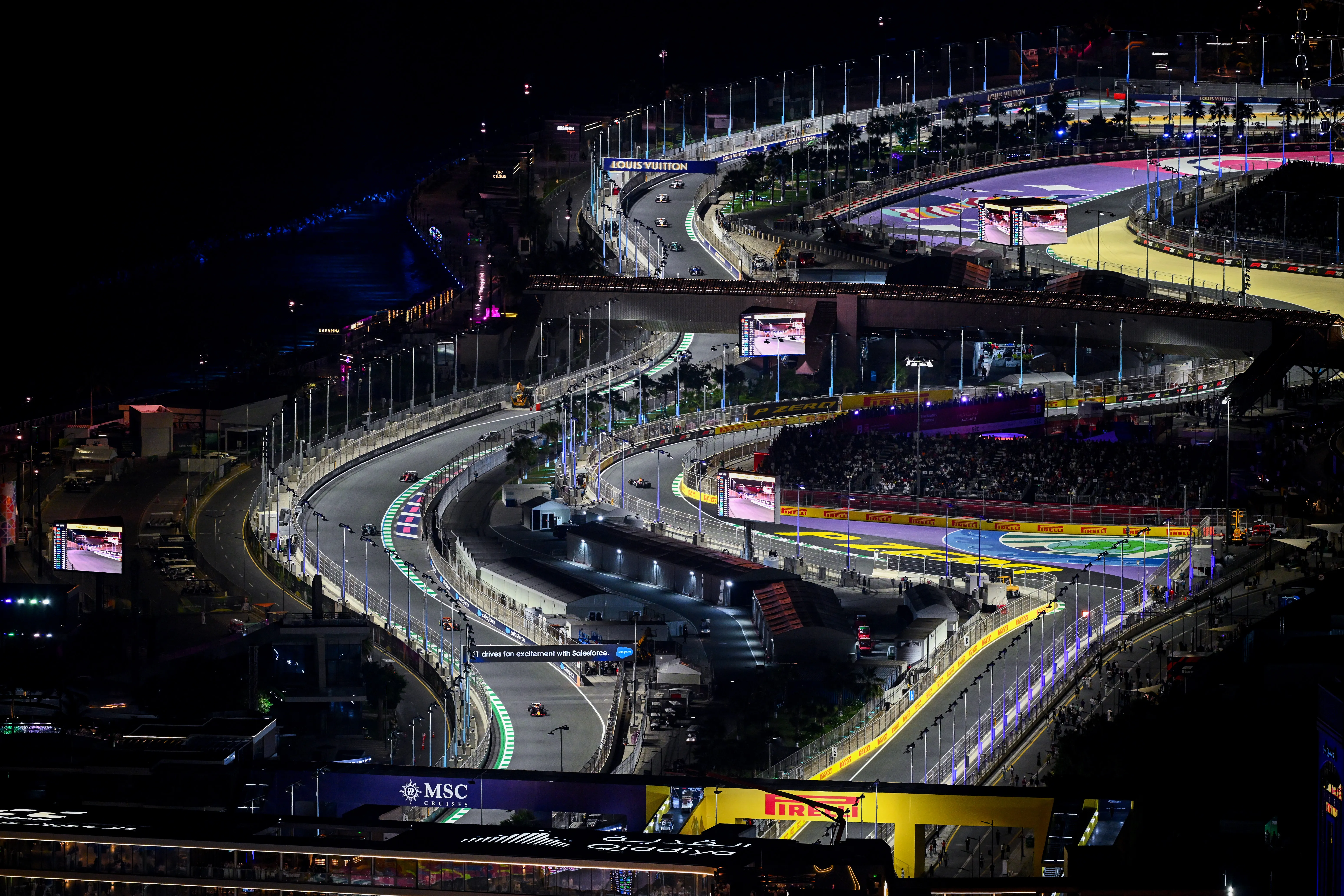 JEDDAH, SAUDI ARABIA – APRIL 20: Max Verstappen of the Netherlands driving the (1) Oracle Red Bull Racing RB21 leads Oscar Piastri of Australia driving the (81) McLaren MCL39 Mercedes and George Russell of Great Britain driving the (63) Mercedes AMG Petronas F1 Team W16 on track during the F1 Grand Prix of Saudi Arabia at Jeddah Corniche Circuit on April 20, 2025 in Jeddah, Saudi Arabia. (Photo by Clive Mason/Getty Images)