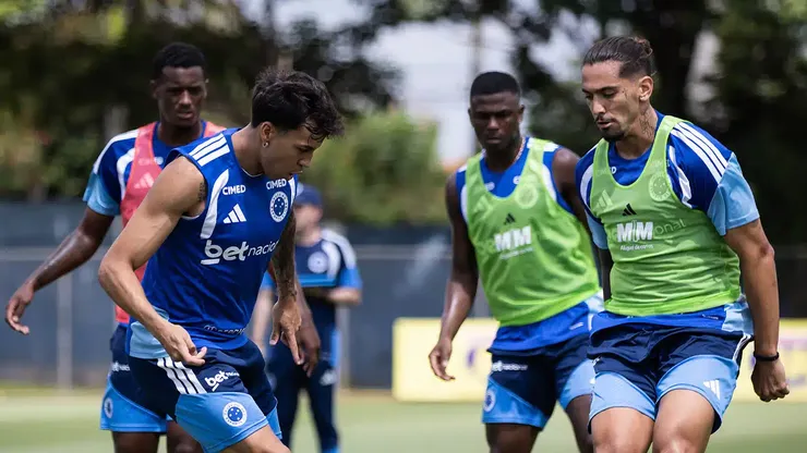 Chico da Costa não agradou Artur Jorge e será negociado pelo Cruzeiro na janela - Foto: Gustavo Aleixo/CEC