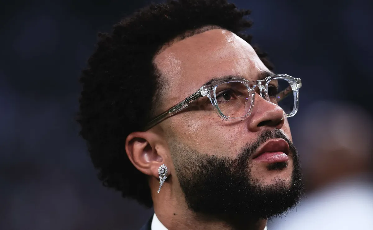 Memphis Depay tem confirmação de Marcelo Paz e aceita reduzir seu salário para ficar no Corinthians