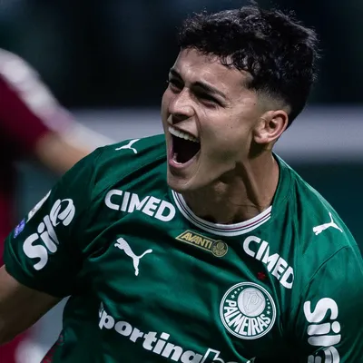 Sosa salva Palmeiras no fim contra o Remo