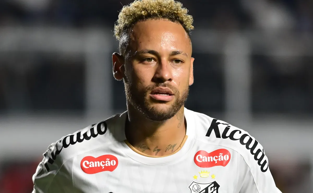 Neymar não será multado pelo Santos por tapa em Robinho Jr. após pedir desculpas publicamente