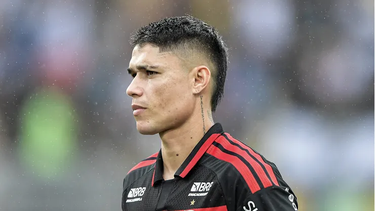 Luiz Araujo jogador do Flamengo durante partida contra o Vasco no estadio Maracana pelo campeonato Brasileiro A 2026. Foto: Thiago Ribeiro/AGIF