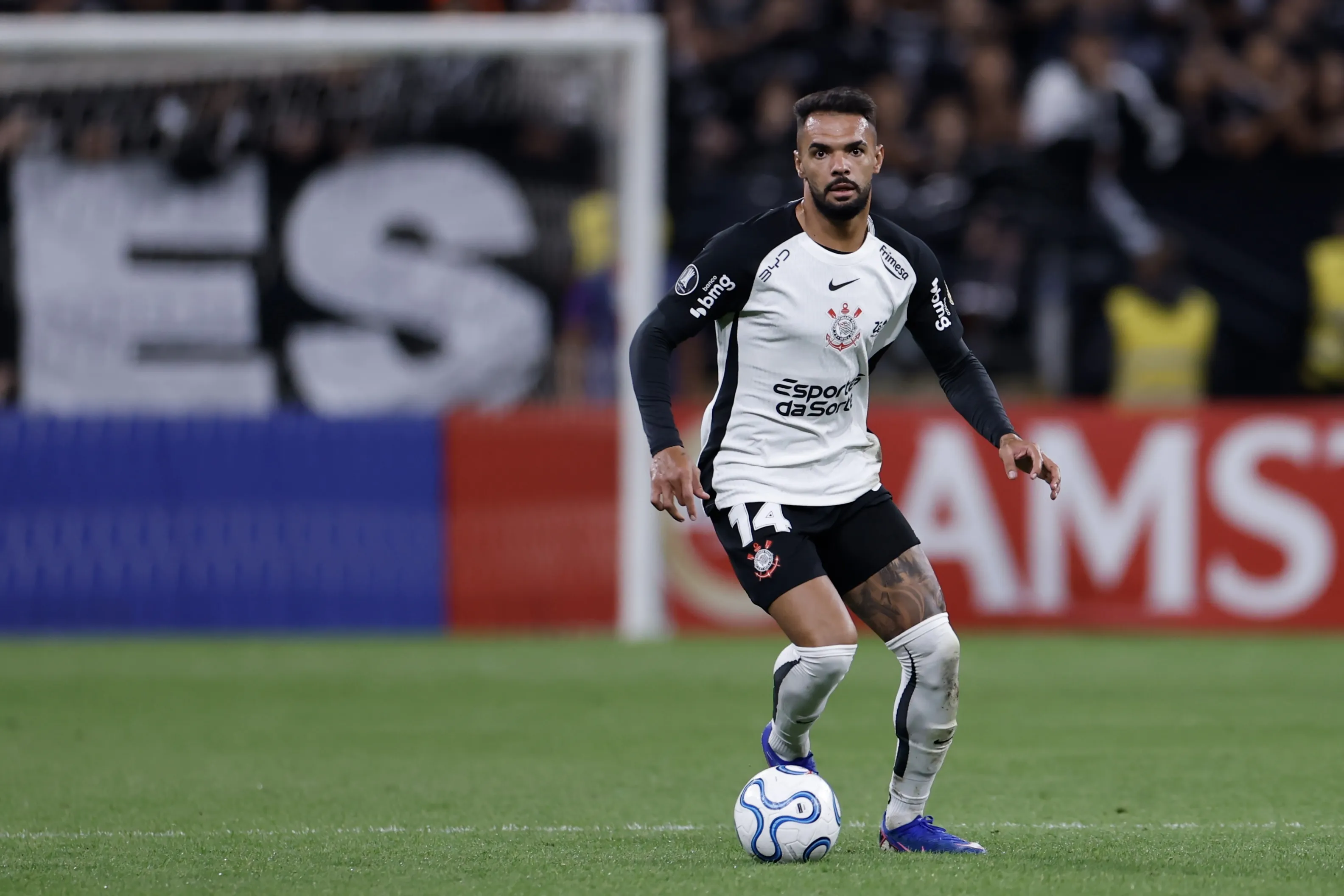 Raniele jogador do Corinthians durante partida contra o Penarol no estadio Arena Corinthians pelo campeonato Copa Libertadores 2026. Foto: Marcello Zambrana/AGIF