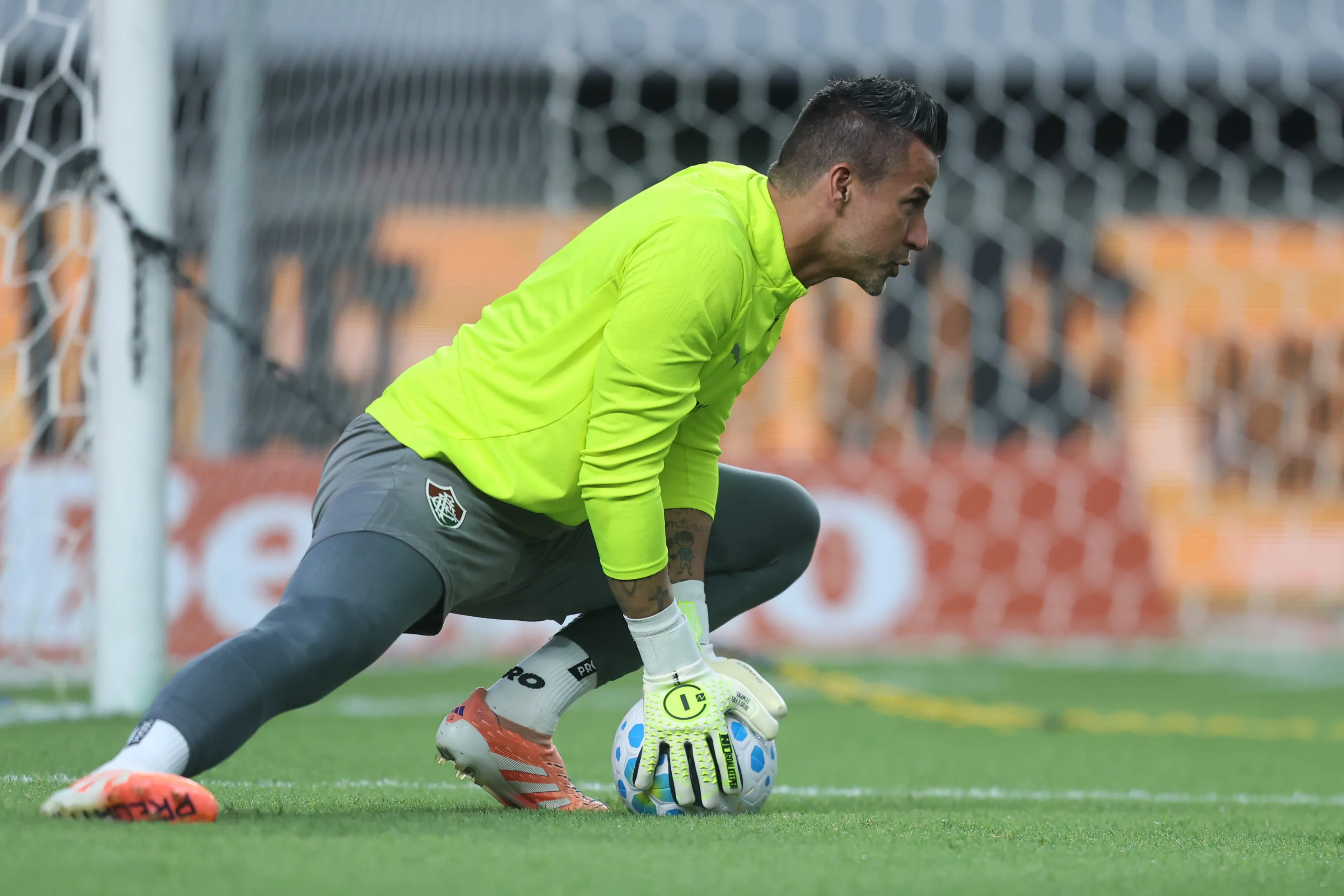 Fabio jogador do Fluminense durante partida contra o Remo no estadio Mangueirao pelo campeonato Brasileiro A 2025. Foto: Fernando Torres/AGIF