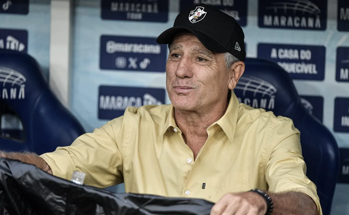 Renato Gaúcho analisa vitória do Vasco e destaca mudança de postura da equipe