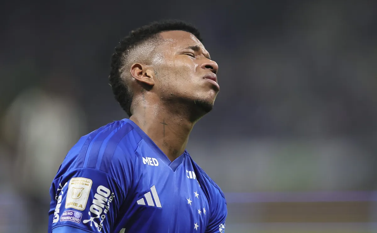 Cruzeiro segura empate após expulsão de Arroyo no Chile