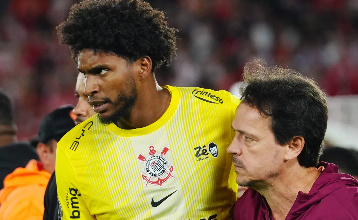 Diniz “salva” Hugo Souza após final tumultuado em Santa Fé x Corinthians pela Libertadores