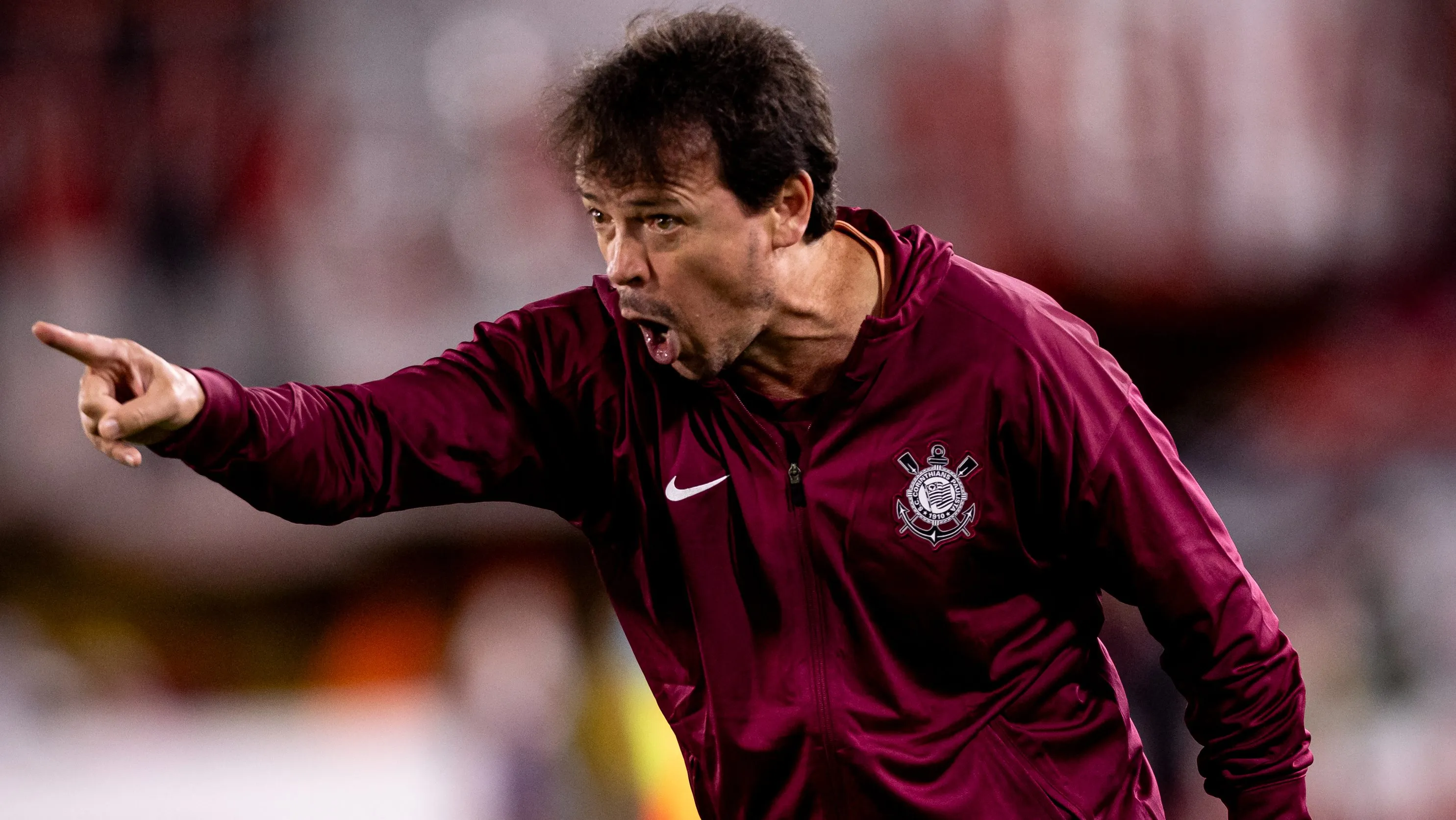 Fernando Diniz em ação no duelo contra o Santa Fé – Foto: Agência Corinthians – Rodrigo Coca