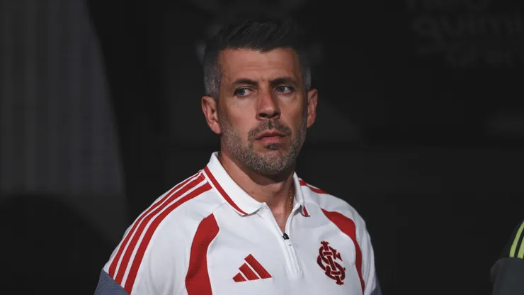 Paulo Pezzolano tecnico do Internacional durante partida contra o Corinthians no estadio Arena Corinthians pelo campeonato Brasileiro A 2026.