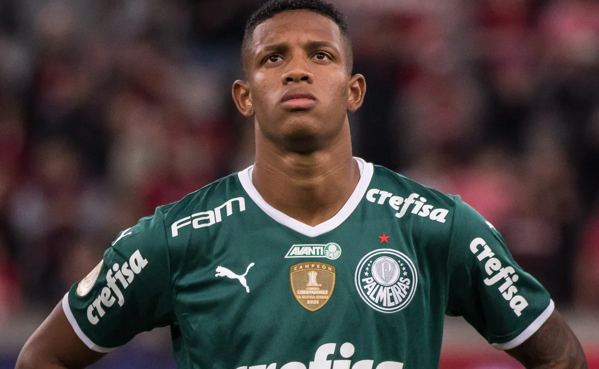 R$ 232 milhões deixam retorno de Danilo distante do Palmeiras
