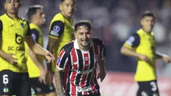Artur durante seu gol no jogo do primeiro turno