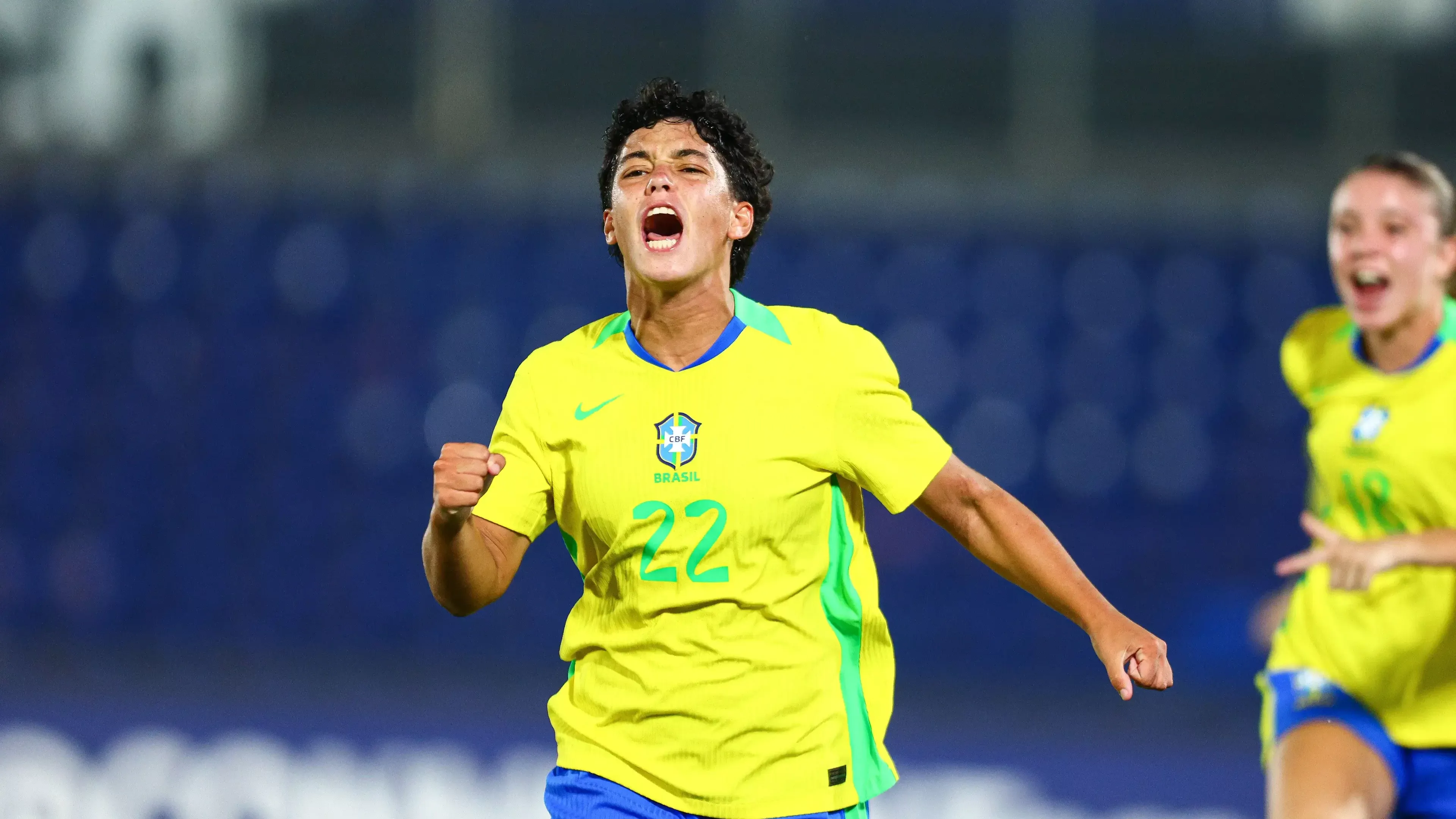 Mari Gigante celebra gol da Seleção Brasileira Feminina Sub-17