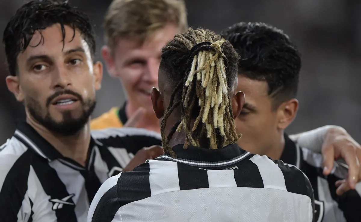 Botafogo consegue dinheiro emergencial para pagar salários dos jogadores