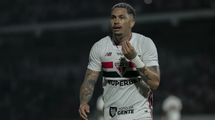 Luciano jogador do Sao Paulo durante partida contra o Mirassol no estadio Brinco de Ouro pelo campeonato Brasileiro A 2026. Foto: Marco Miatelo/AGIF