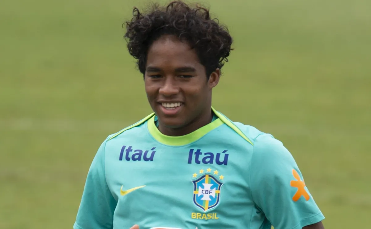 Chelsea e Arsenal voltam à carga pelo atacante Endrick, ex-Palmeiras