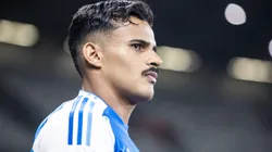 Kaiki tem contrato no Cruzeiro até 2027 e Raposa já vê assédio europeu ao lateral