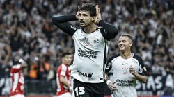 Gustavo Henrique contra o Santa Fe. (Photo by Alexandre Schneider/Getty Images)