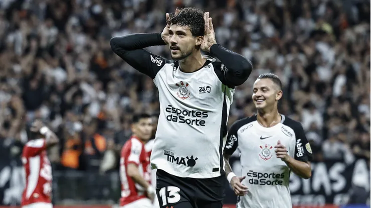 Gustavo Henrique contra o Santa Fe. (Photo by Alexandre Schneider/Getty Images)
