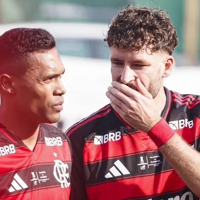 Alex Sandro e Léo Pereira começam no banco em Independiente Medellín x Fla