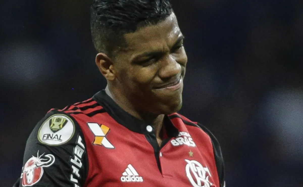 Berrío aposta em vitória tranquila do Fla sobre o Independiente Medellín