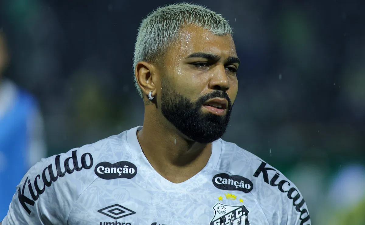 Gabigol descarta crise com Cuca e rebate críticas sobre condição física no Santos: “Falta de respeito comigo”