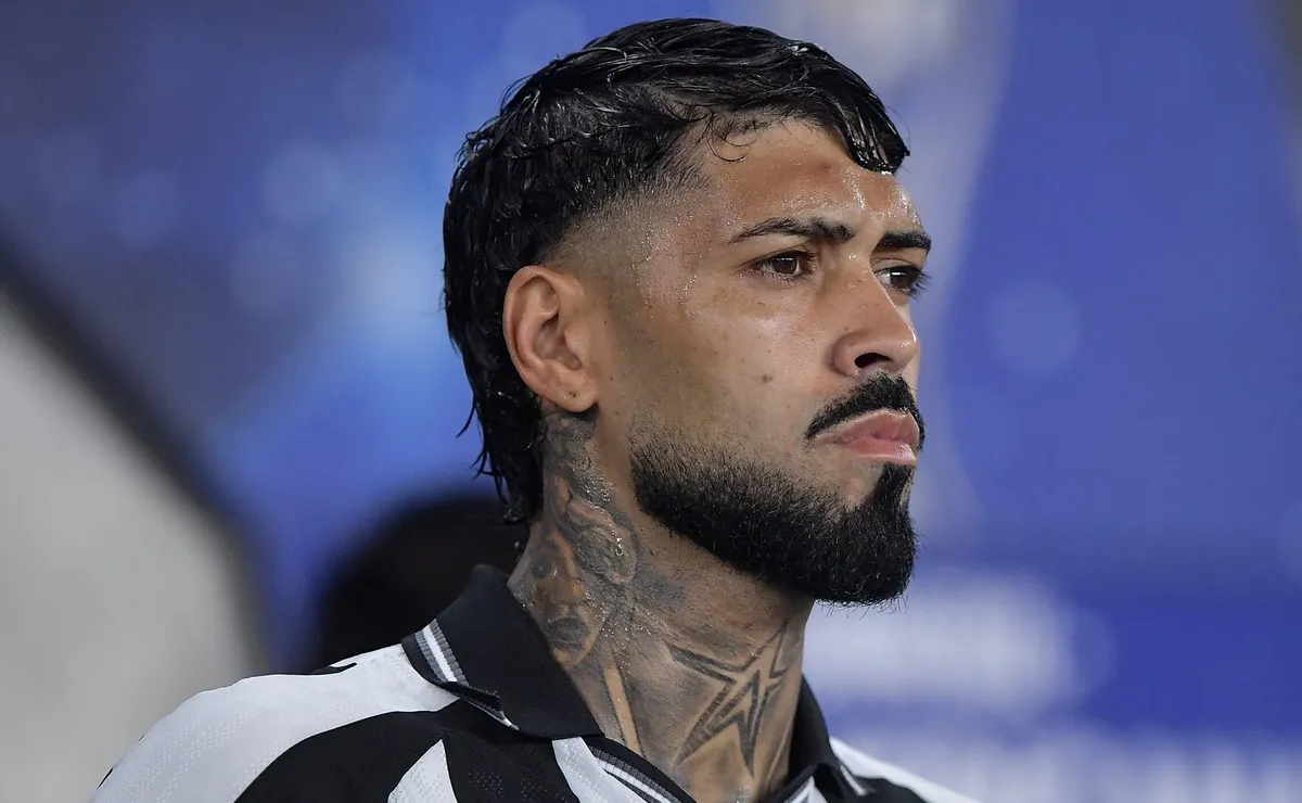 Alexander Barboza está prestes a ser jogador do Palmeiras após Botafogo solicitar a venda à justiça