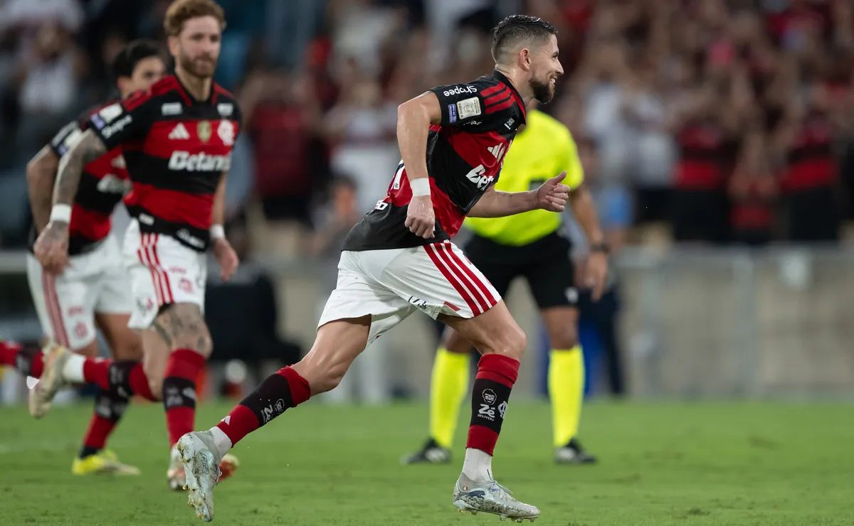 Partida entre Independiente Medellín e Flamengo é cancelada após ameaça à segurança