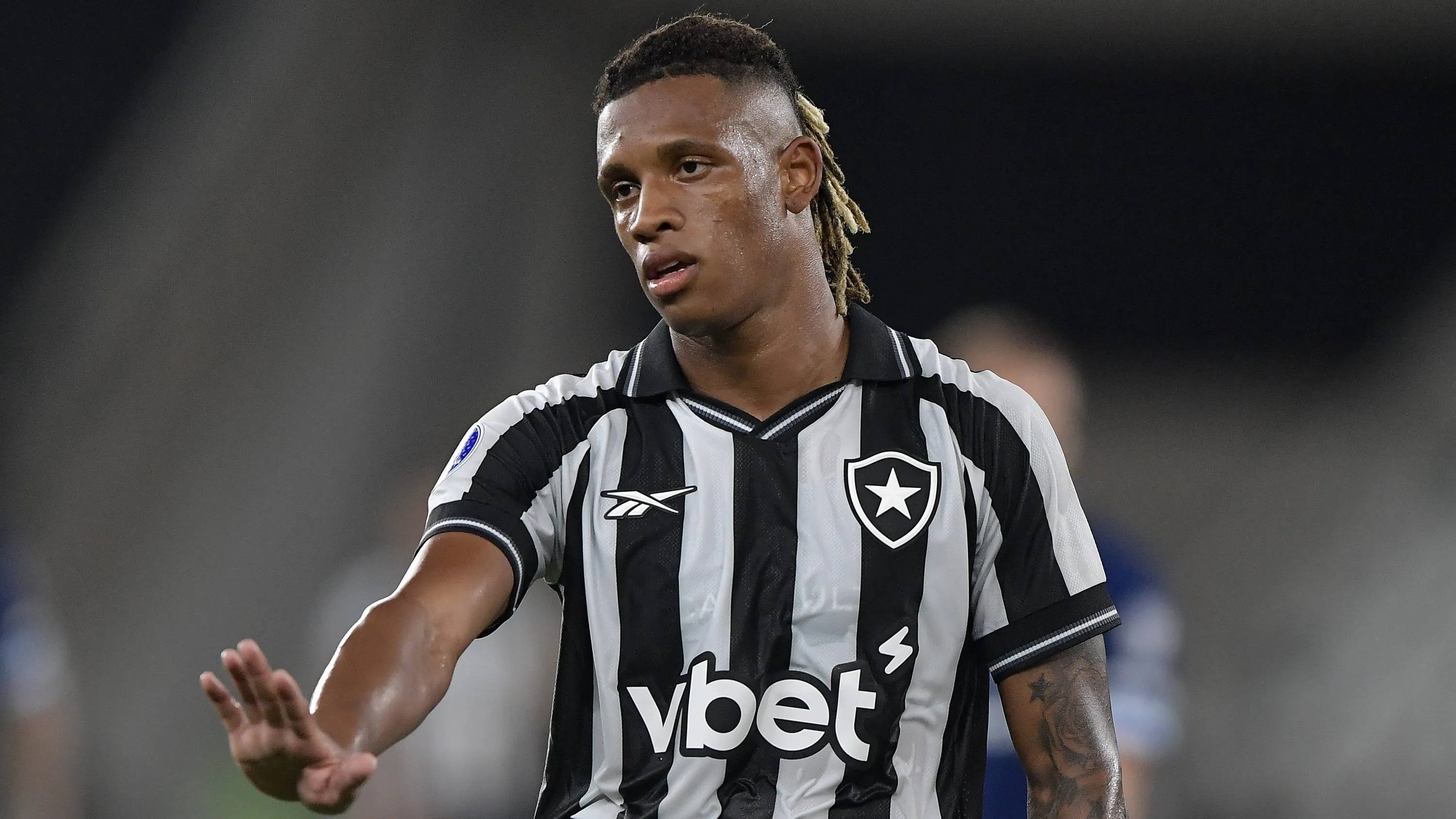 Danilo - Foto: Thiago Ribeiro/AGIF.