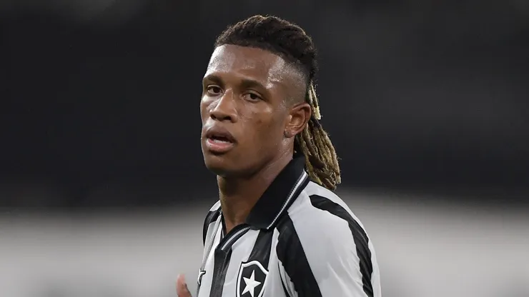 Danilo jogador do Botafogo durante partida contra o Chapecoense no estadio Engenhao pelo campeonato Copa Do Brasil 2026.