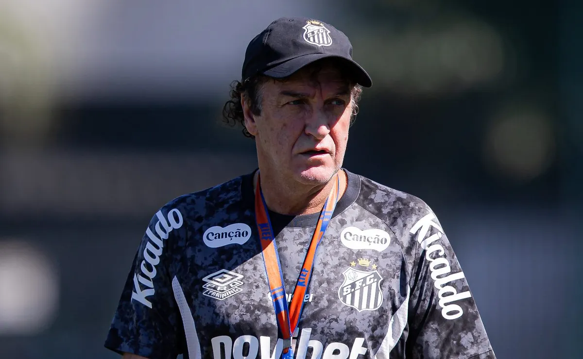 Cuca reage a ‘pane’ no Santos e barra desculpas após sequência de viradas