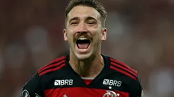 Zagueiro tem o futuro incerto - Foto: Wagner Meier/Getty Images.