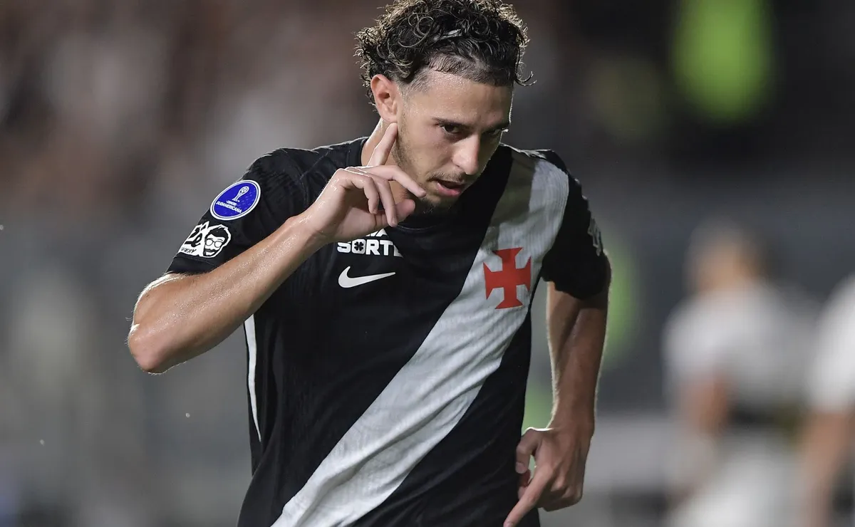 Nuno Moreira embala com Renato e revive fase mais produtiva no Vasco