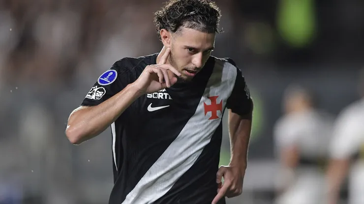 Nuno Moreira embala com Renato e revive fase mais produtiva no Vasco - Foto Thiago RibeiroAGIF