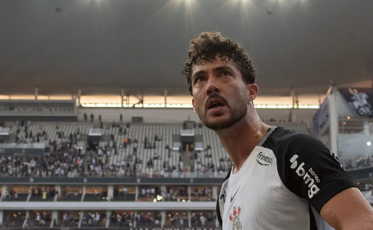 Gustavo Henrique supera trio histórico pelo Corinthians na Libertadores
