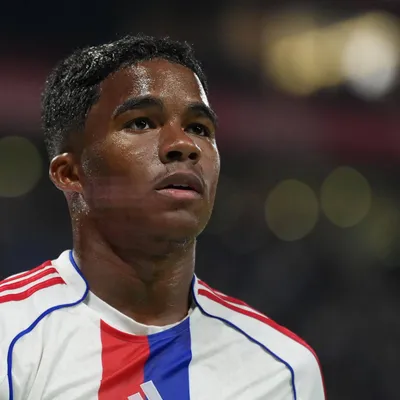 Ex-Palmeiras, Endrick recebe conselho de Malouda para jogar na Premier League