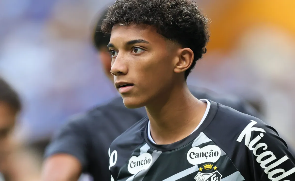 Robinho Jr. deixa polêmica com Neymar no passado e quer mais minutos