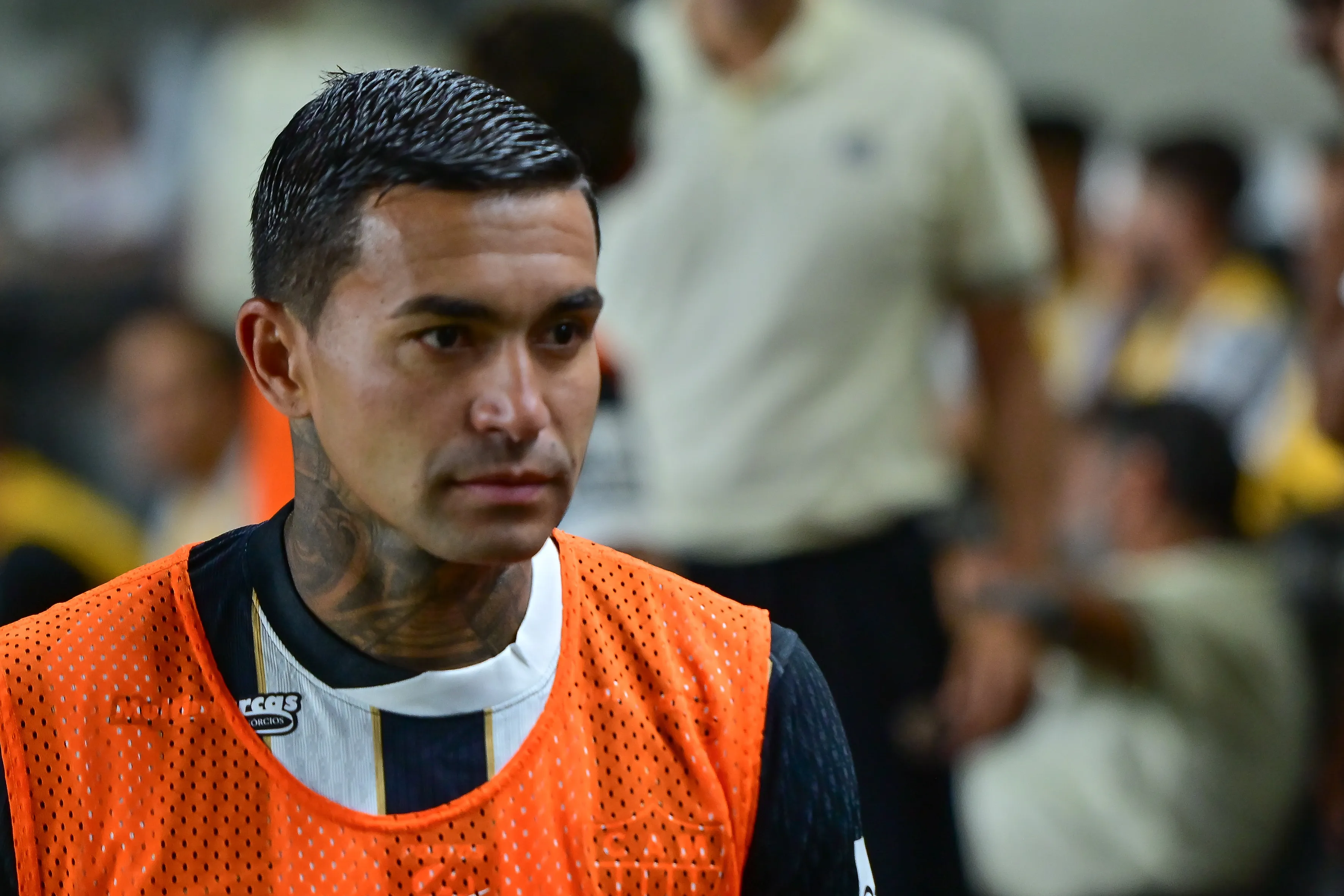 SP – SANTOS – 11/04/2026 – BRASILEIRO A 2026, SANTOS X ATLETICO-MG – Dudu jogador do Atletico-MG durante partida contra o Santos no estadio Vila Belmiro pelo campeonato Brasileiro A 2026. Foto: Jota Erre/AGIF