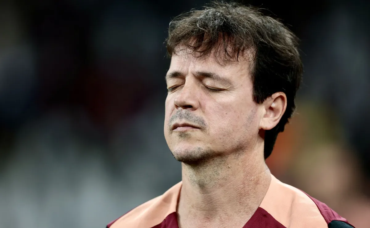 Diniz é absolvido no STJD e ganha reforço importante para clássico do Corinthians