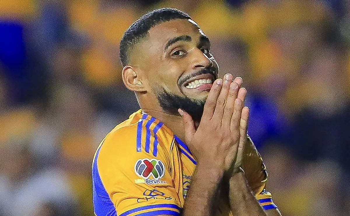 Joaquim aceita ouvir projeto do Vasco, mas retorno ao Brasil depende de aval do Tigres-MEX