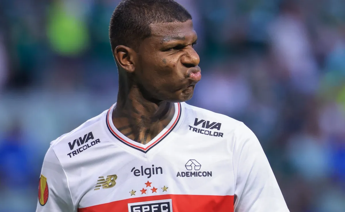 Arnaldo Ribeiro pede Arboleda titular em Corinthians x São Paulo como punição