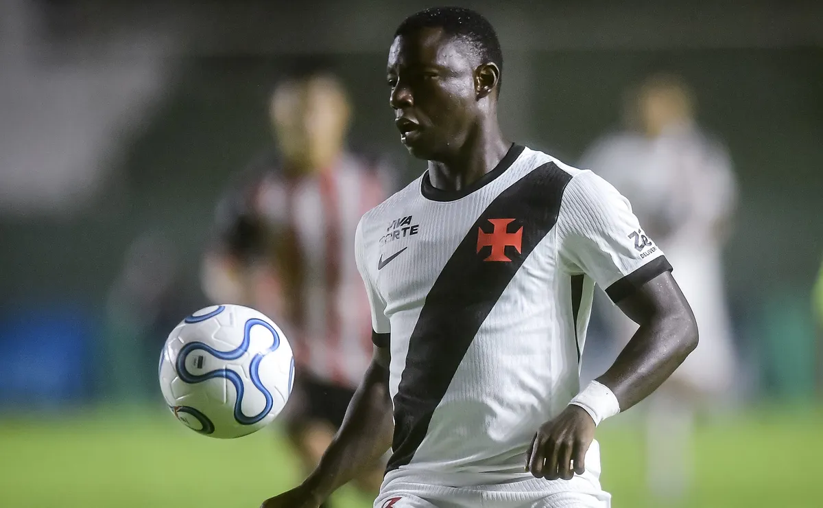Hinestroza dá sinais de evolução e anima o Vasco após nova oportunidade contra o Audax Italiano