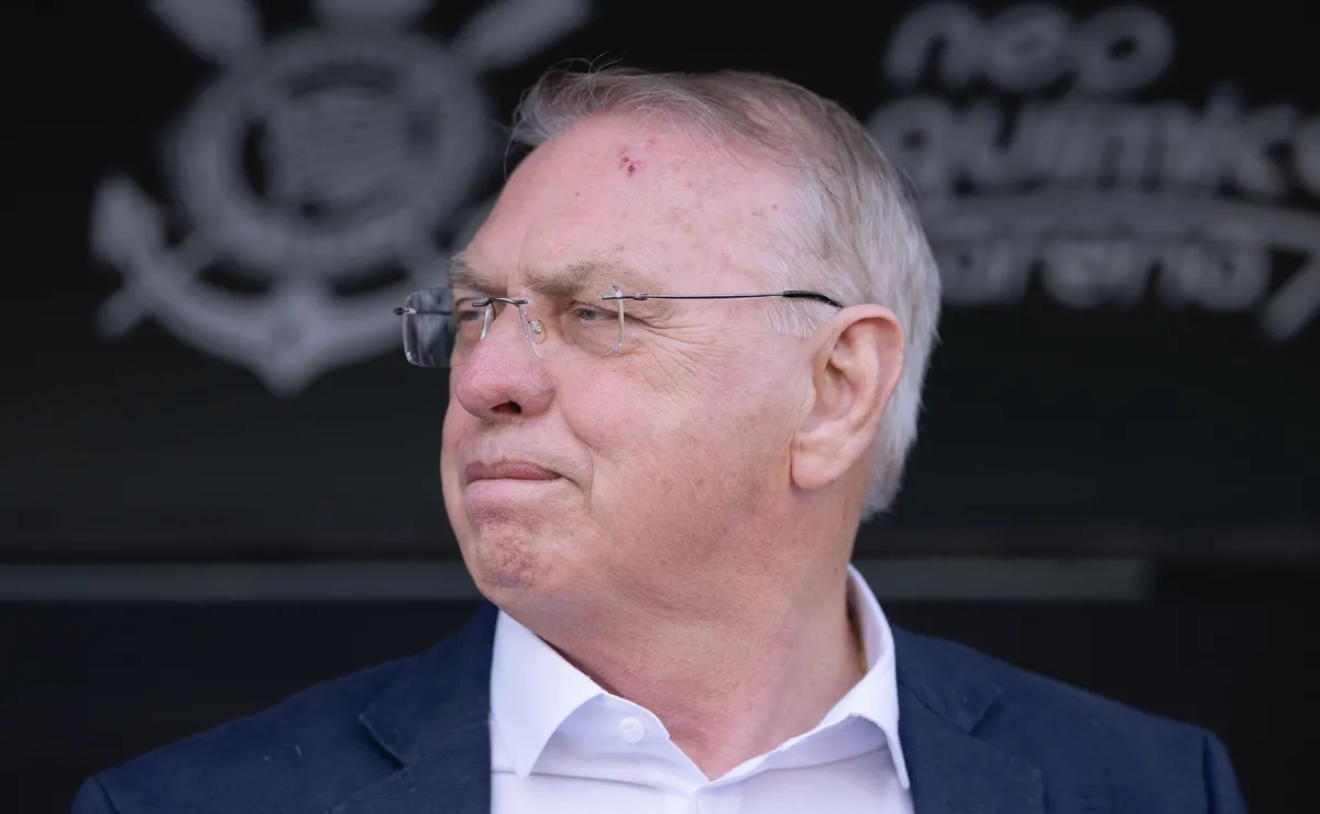 Corinthians atrasa salários dos jogadores e comissão técnica e expõe momento de crise interna