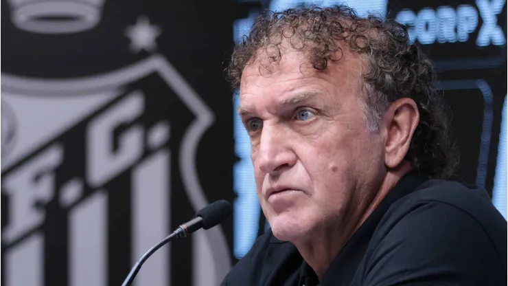 Pendências da gestão Marcelo Teixeira têm irritado elenco e o técnico Cuca no Peixe