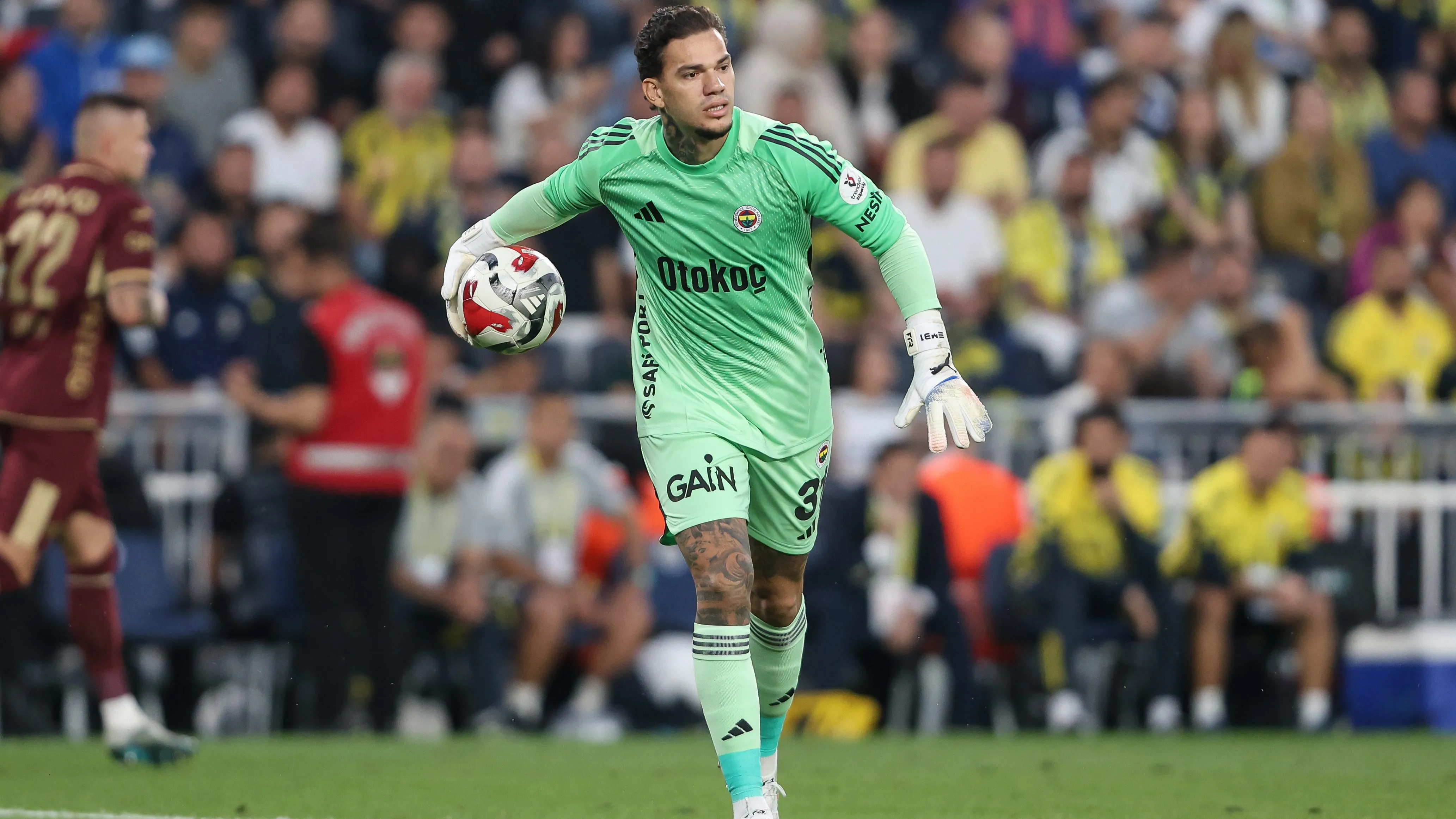 Ederson jogando – Foto: Ahmad Mora/Getty Images