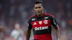 RJ - RIO DE JANEIRO - 03/05/2026 - BRASILEIRO A 2026, FLAMENGO X VASCO - Alex Sandro jogador do Flamengo durante partida contra o Vasco no estadio Maracana pelo campeonato Brasileiro A 2026. Foto: Jorge Rodrigues/AGIF